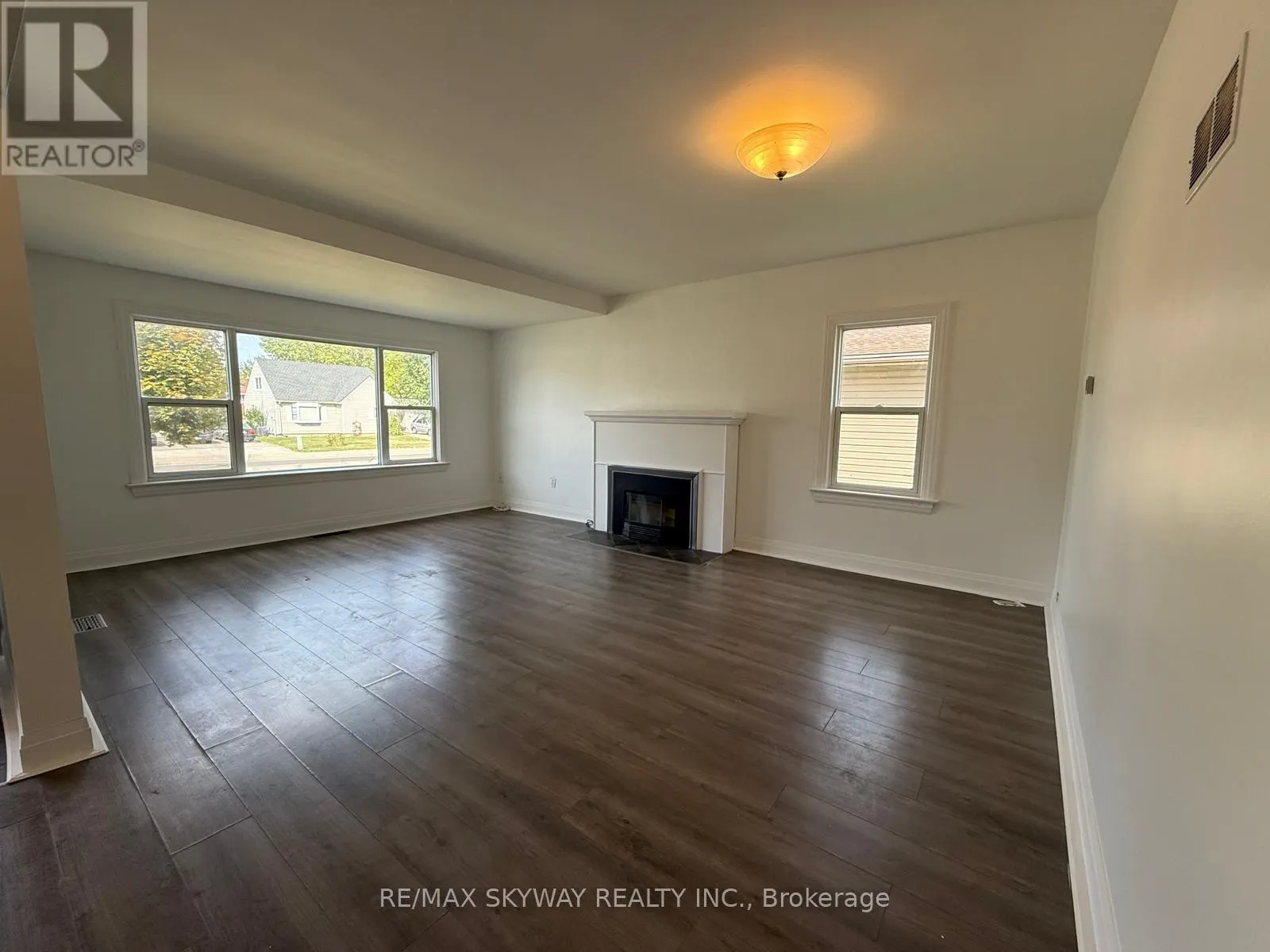 207 THOROLD ROAD