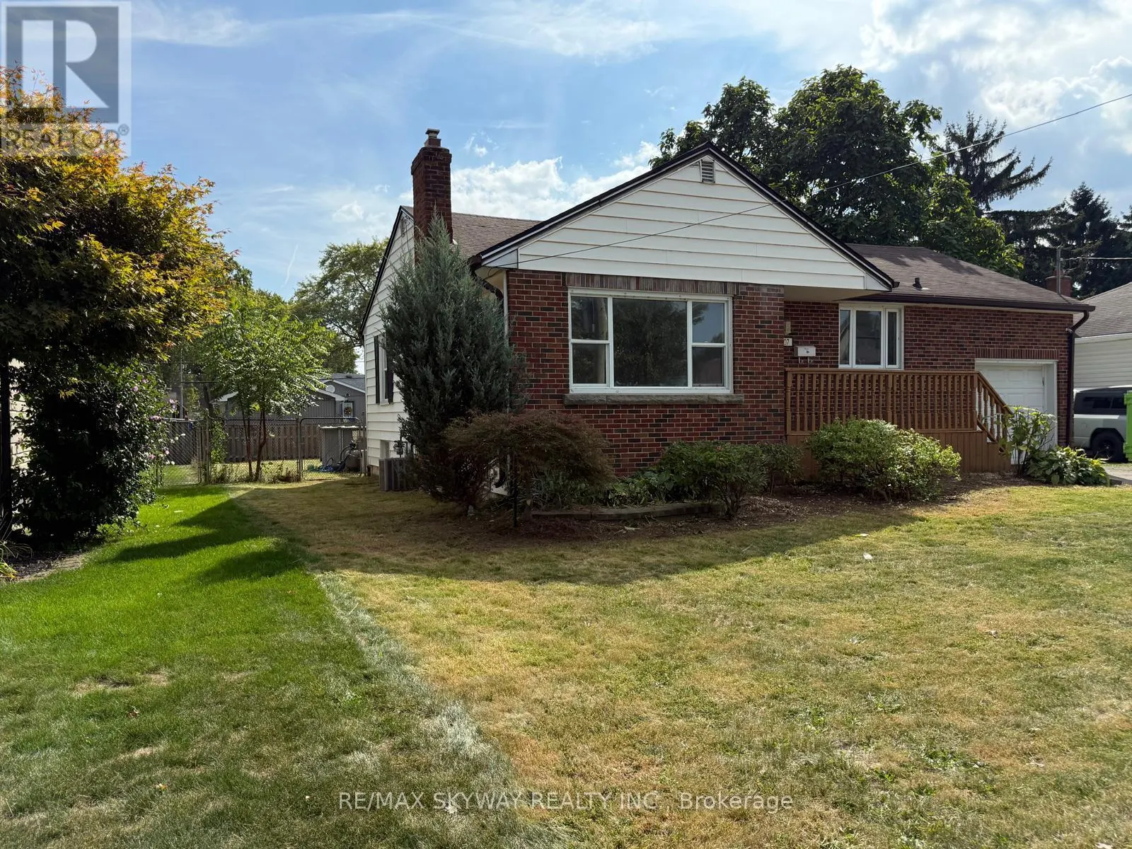 207 THOROLD ROAD