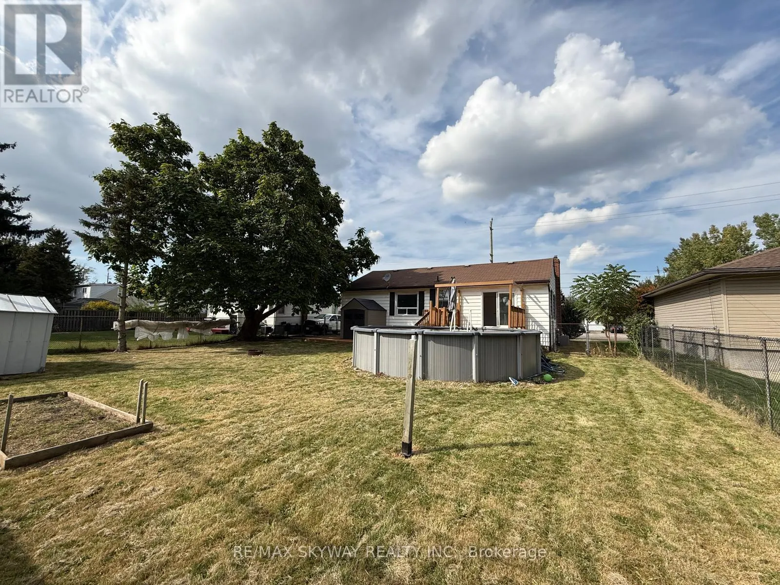 207 THOROLD ROAD