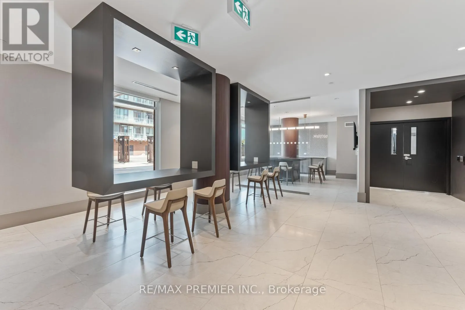 310 - 55 DUKE STREET W