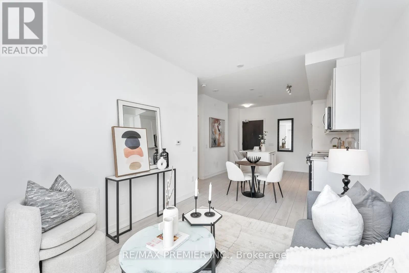 310 - 55 DUKE STREET W