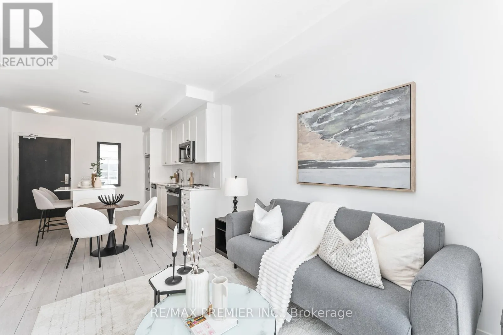 310 - 55 DUKE STREET W