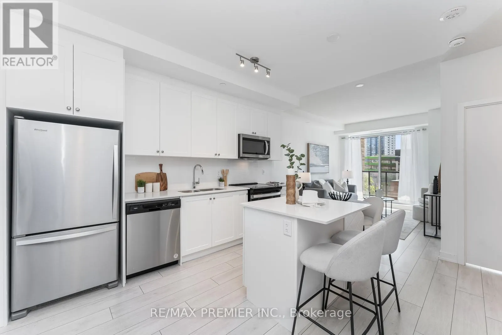 310 - 55 DUKE STREET W