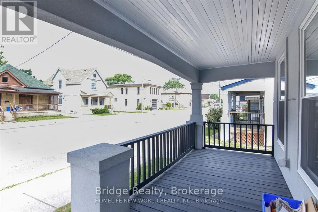 2 - 144 ADELAIDE STREET N, #2