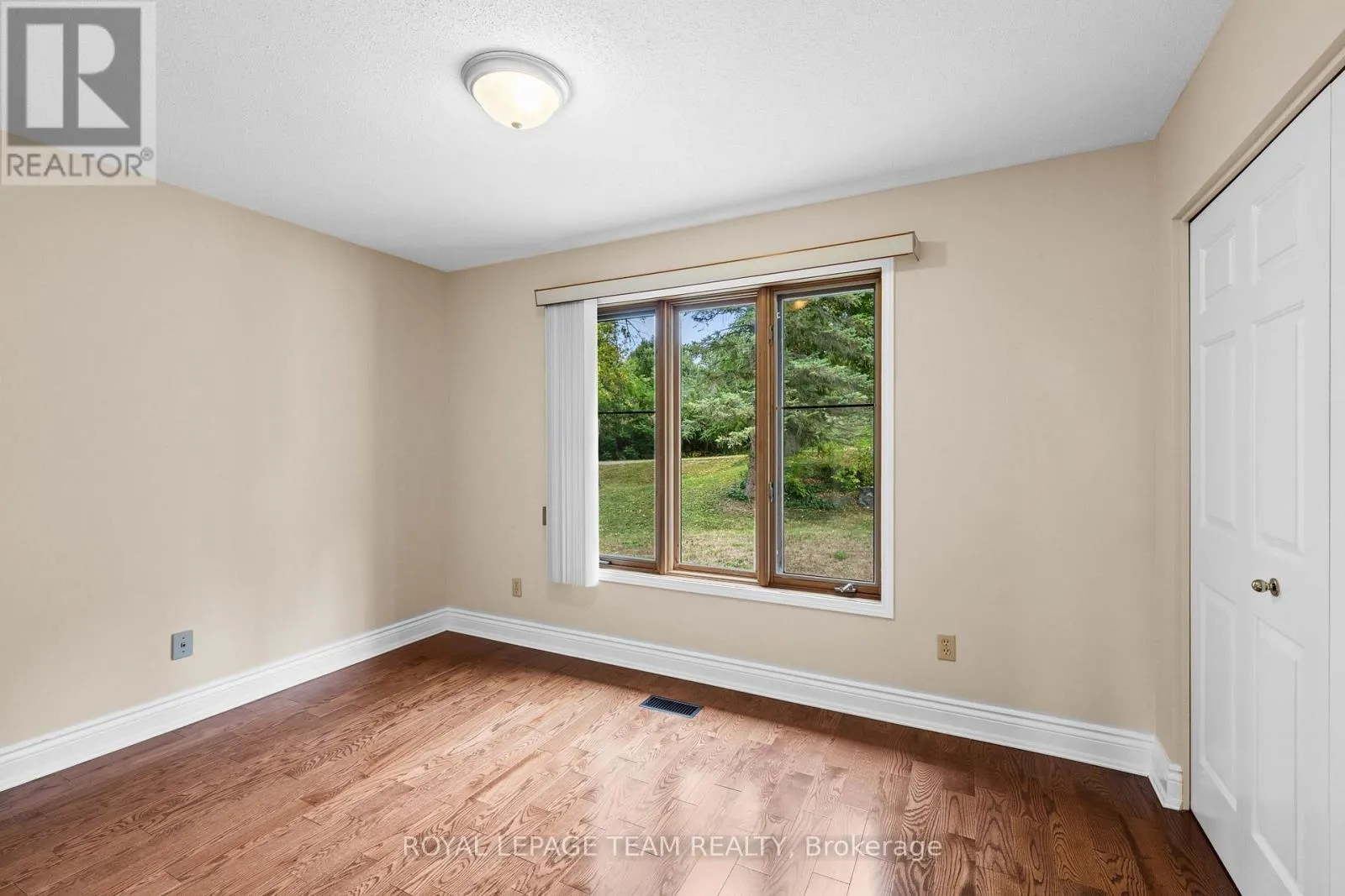 1376 RIVER ROAD