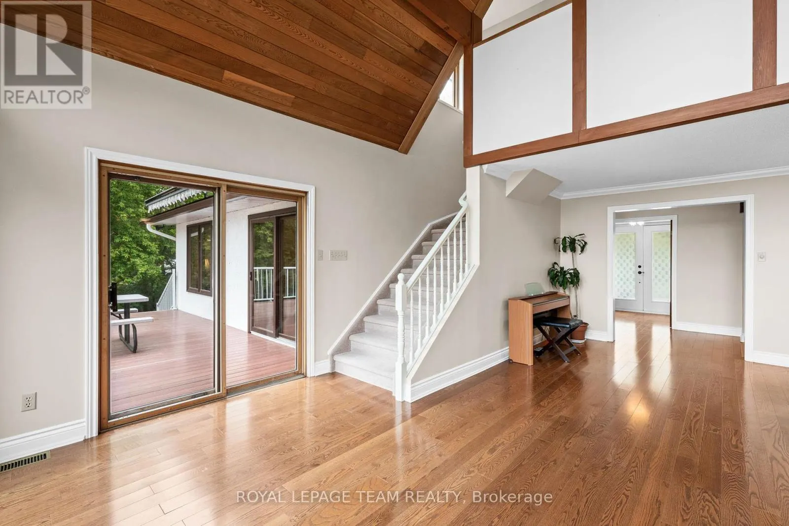 1376 RIVER ROAD
