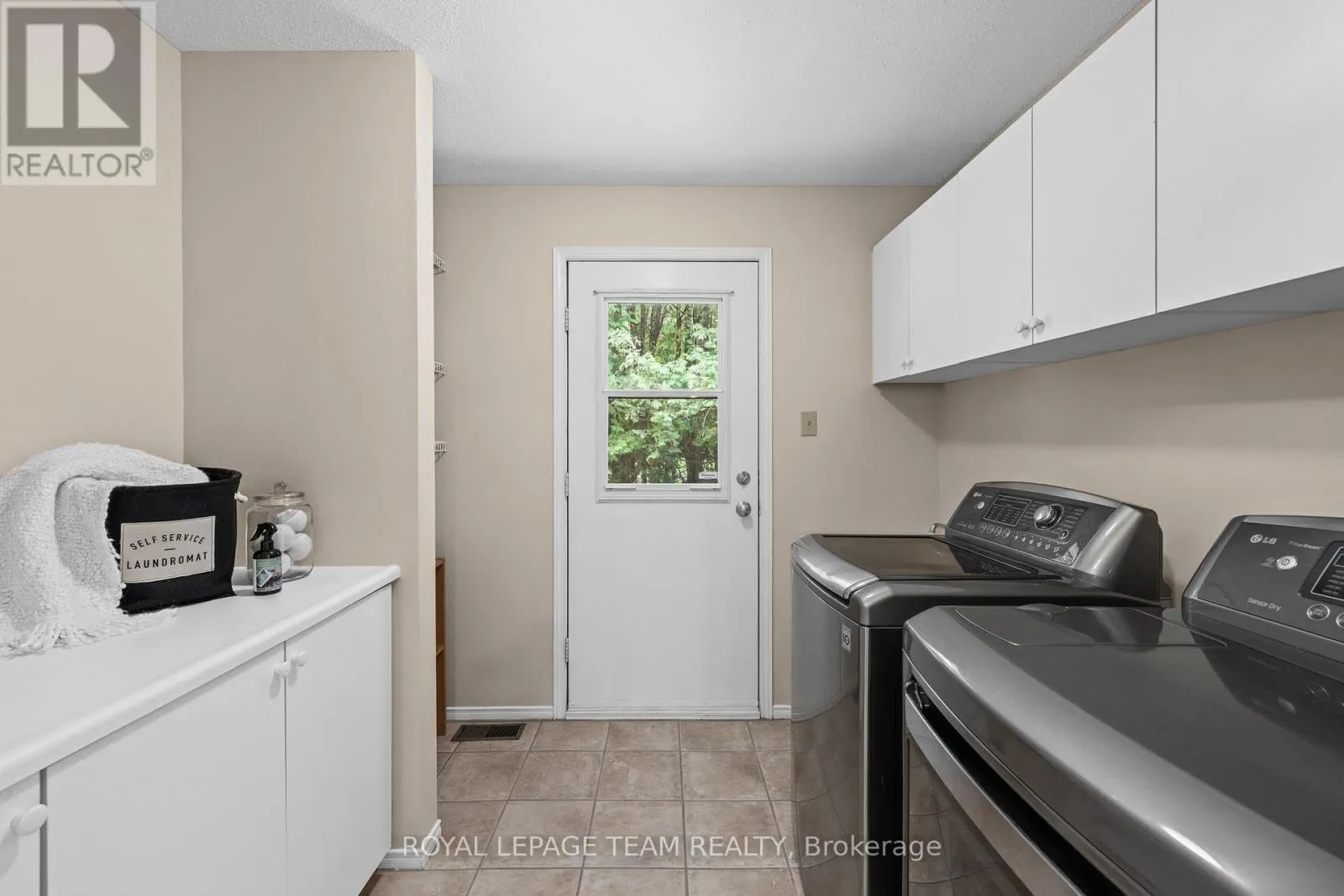 1376 RIVER ROAD