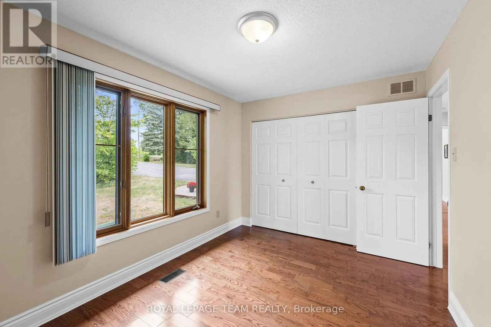 1376 RIVER ROAD