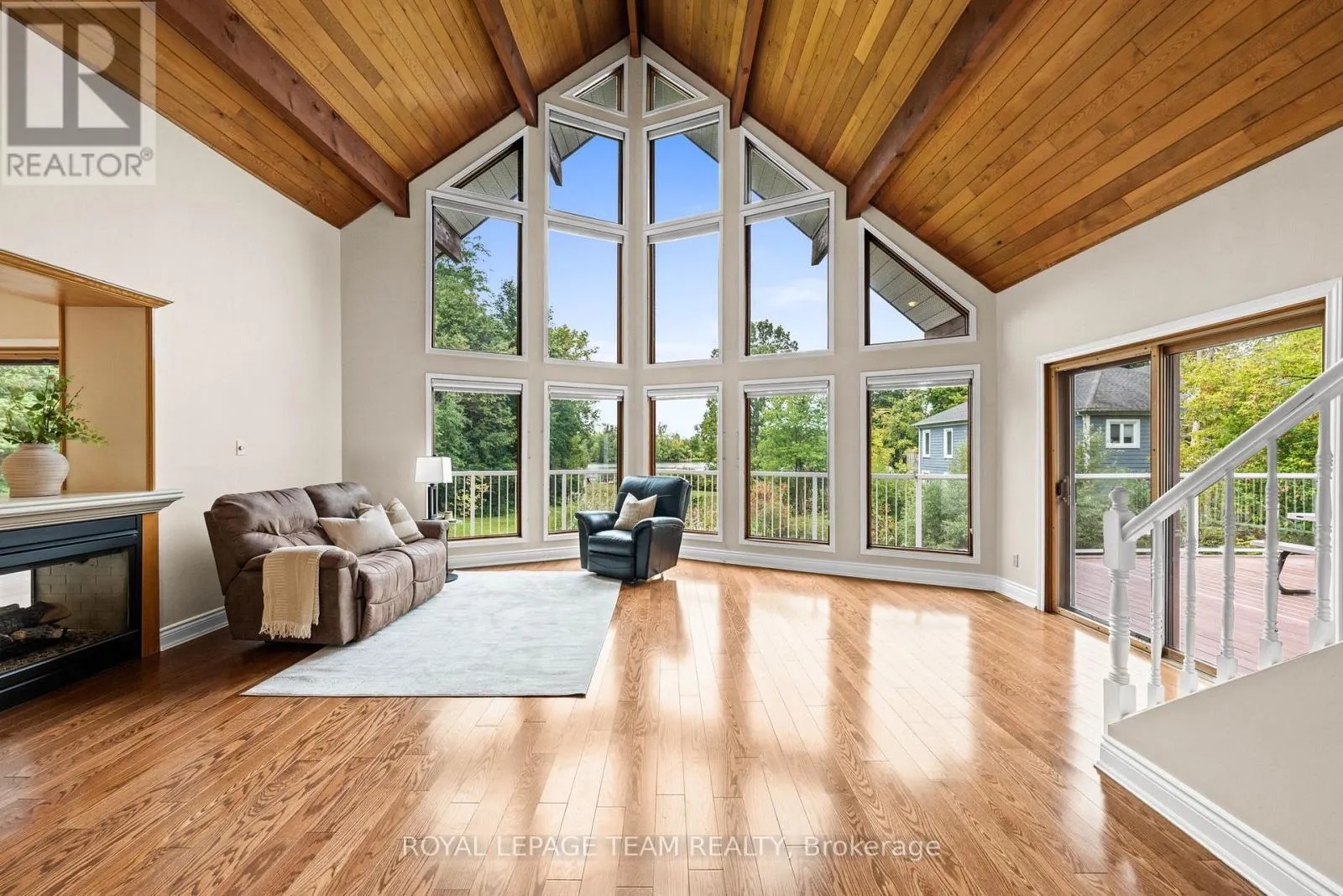 1376 RIVER ROAD
