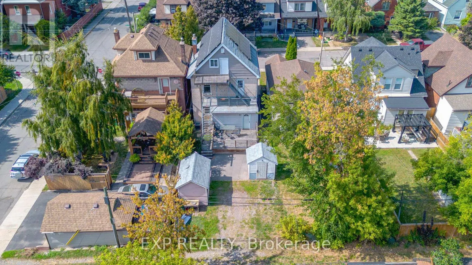 134 ROSSLYN AVENUE N