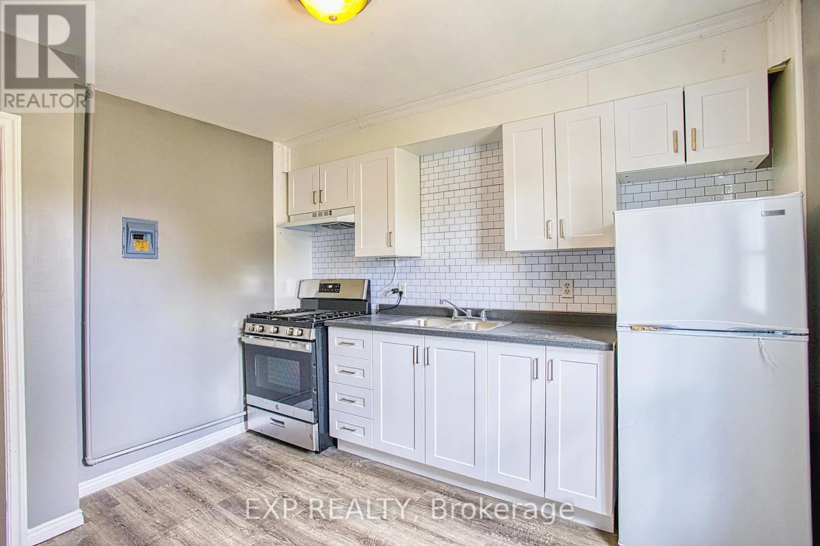 134 ROSSLYN AVENUE N