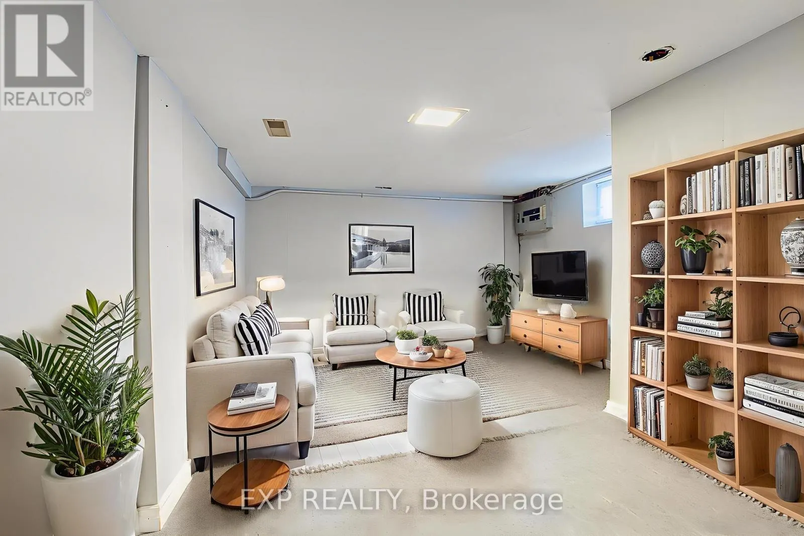 134 ROSSLYN AVENUE N