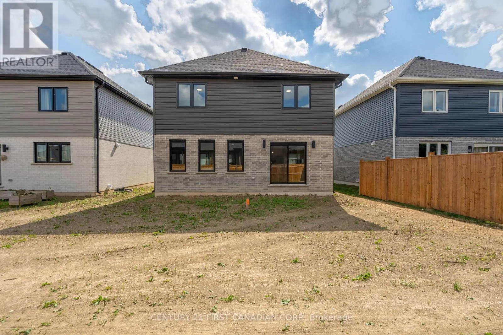 38 POSTMA CRESCENT