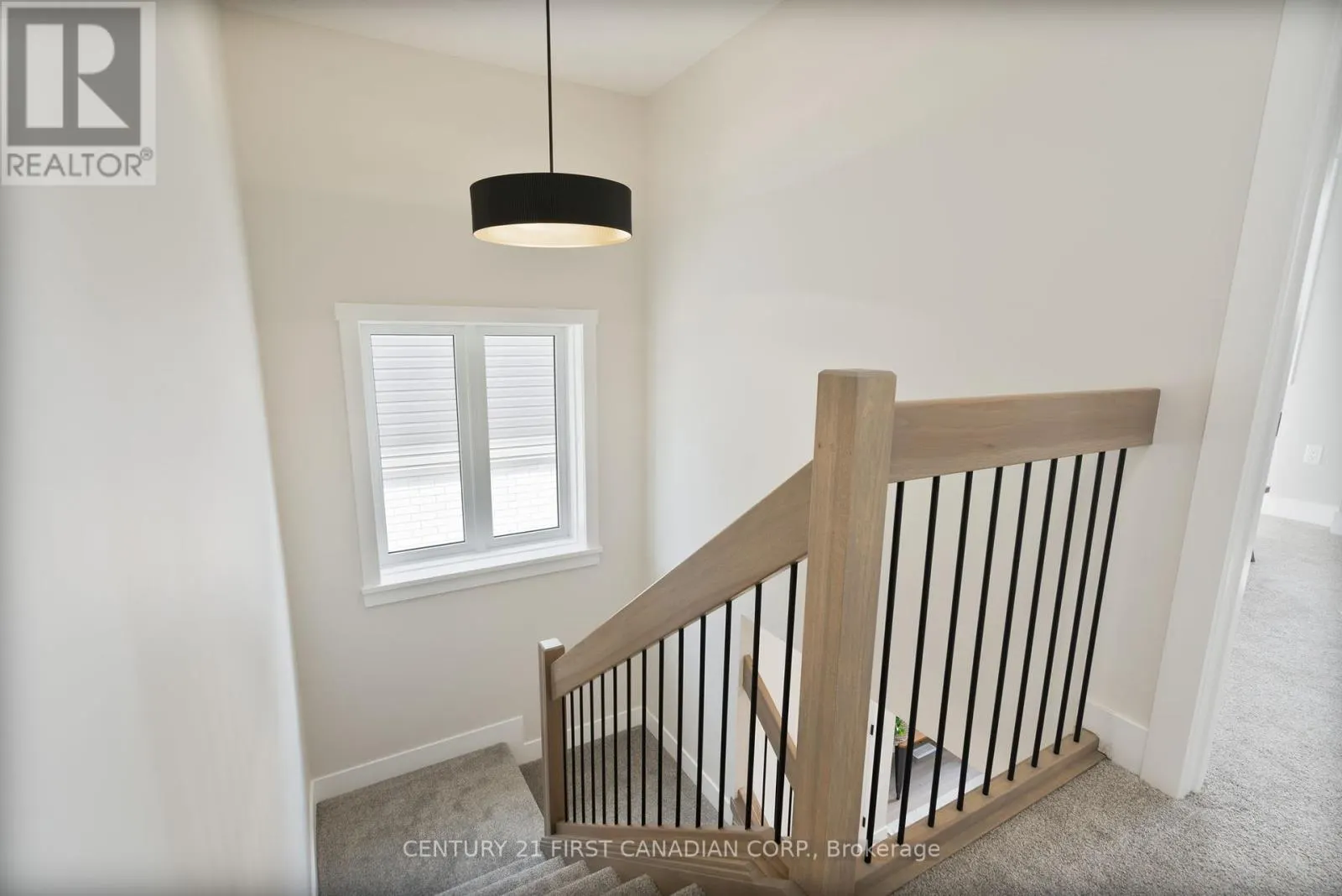 38 POSTMA CRESCENT