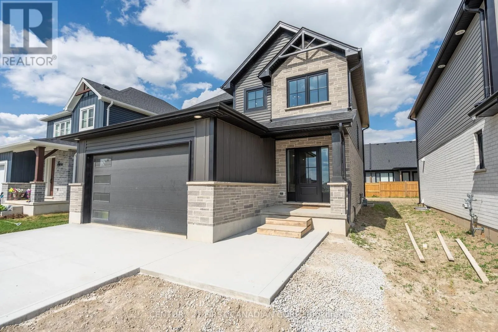 38 POSTMA CRESCENT