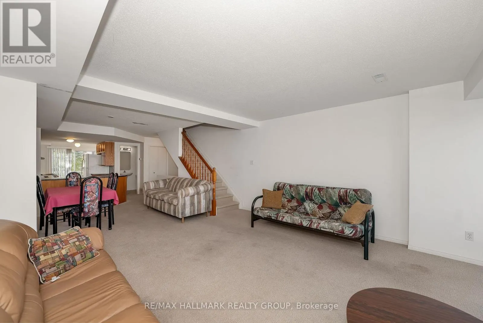 62 LAKEPOINTE DRIVE