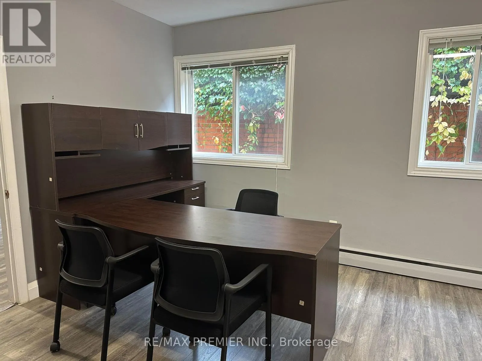 M04-B - 70 KING STREET E
