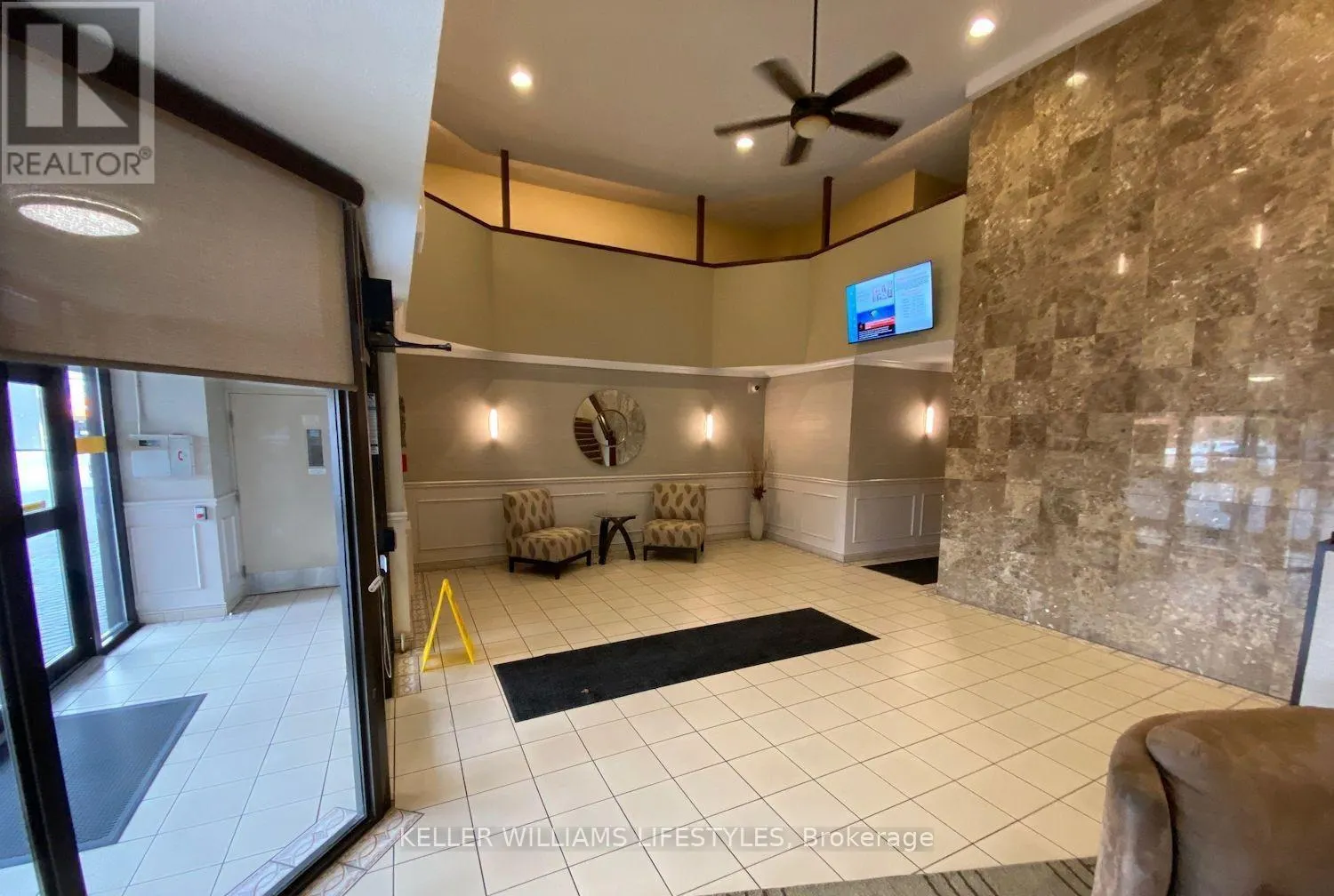 206 - 323 COLBORNE STREET, #206
