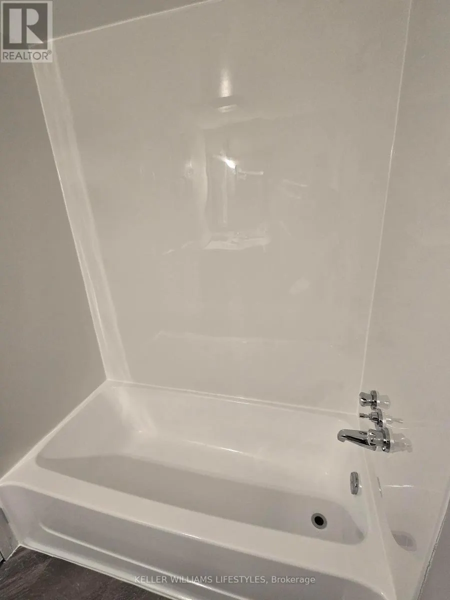 206 - 323 COLBORNE STREET, #206