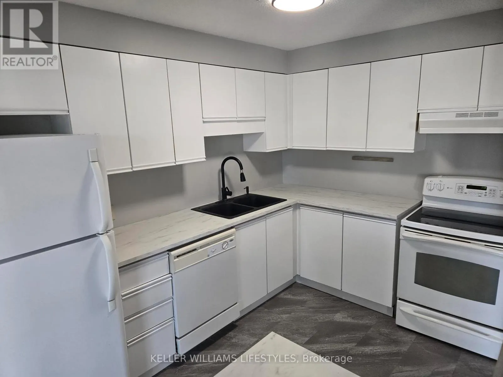 206 - 323 COLBORNE STREET, #206