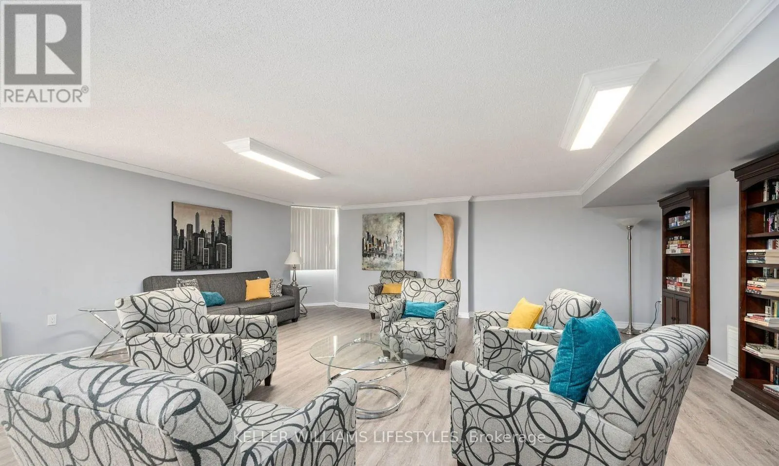 206 - 323 COLBORNE STREET, #206