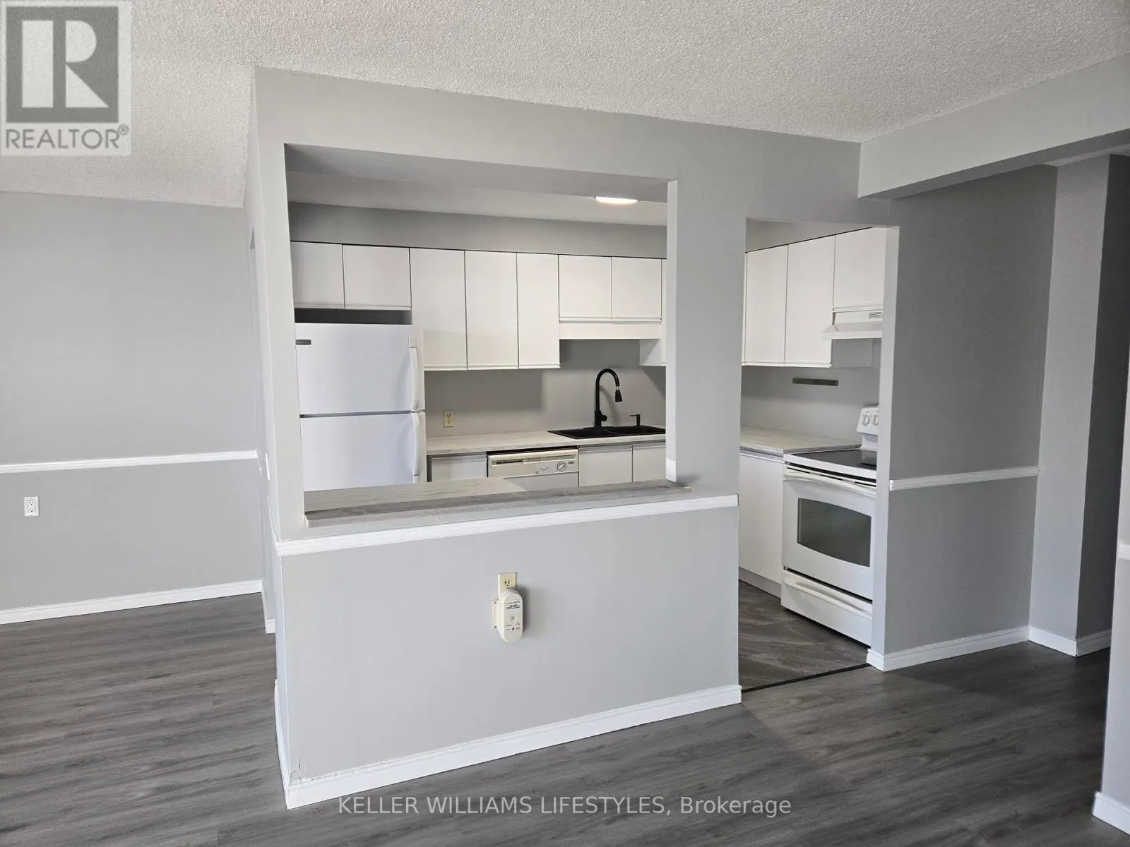 206 - 323 COLBORNE STREET, #206