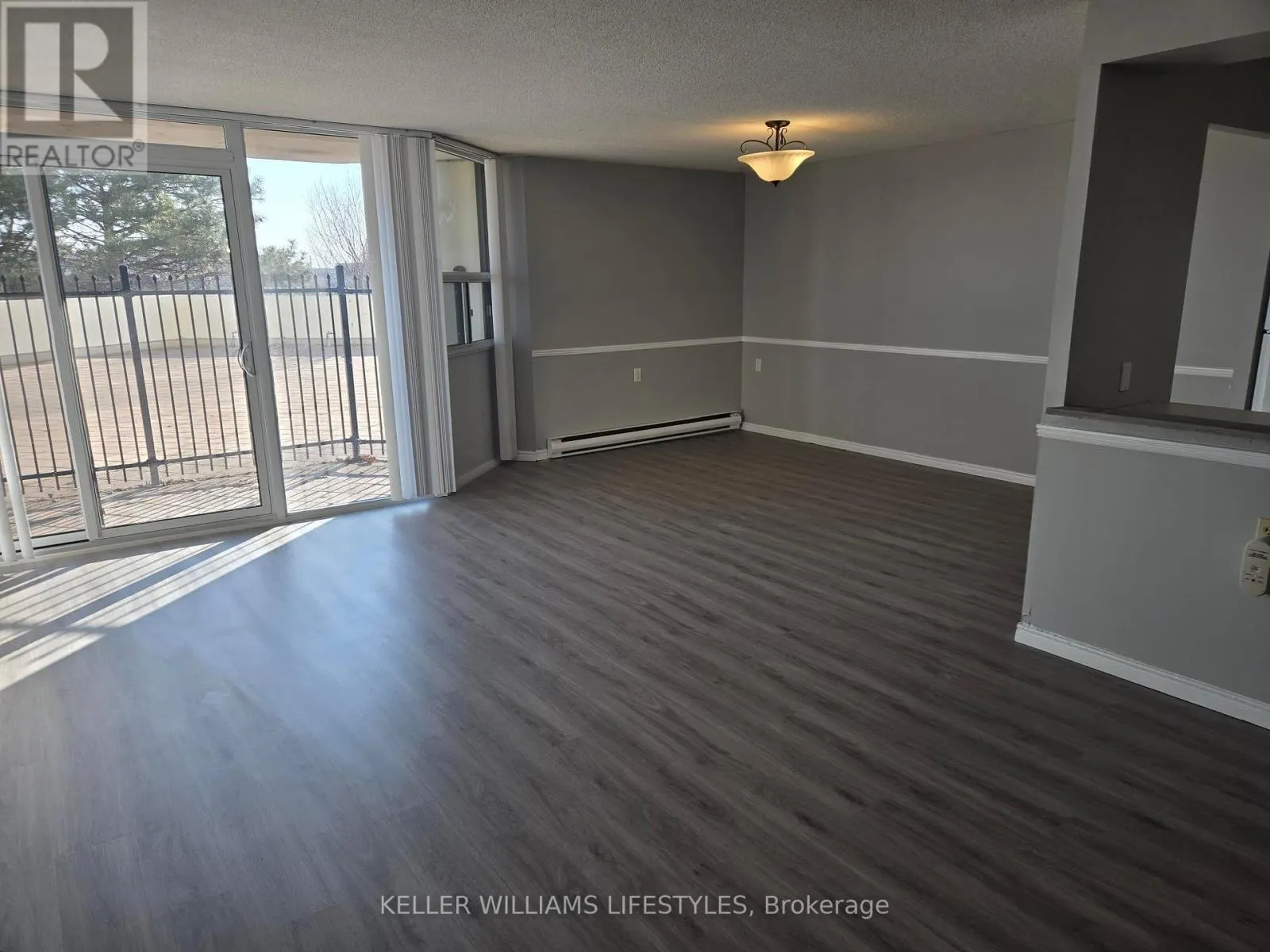 206 - 323 COLBORNE STREET, #206