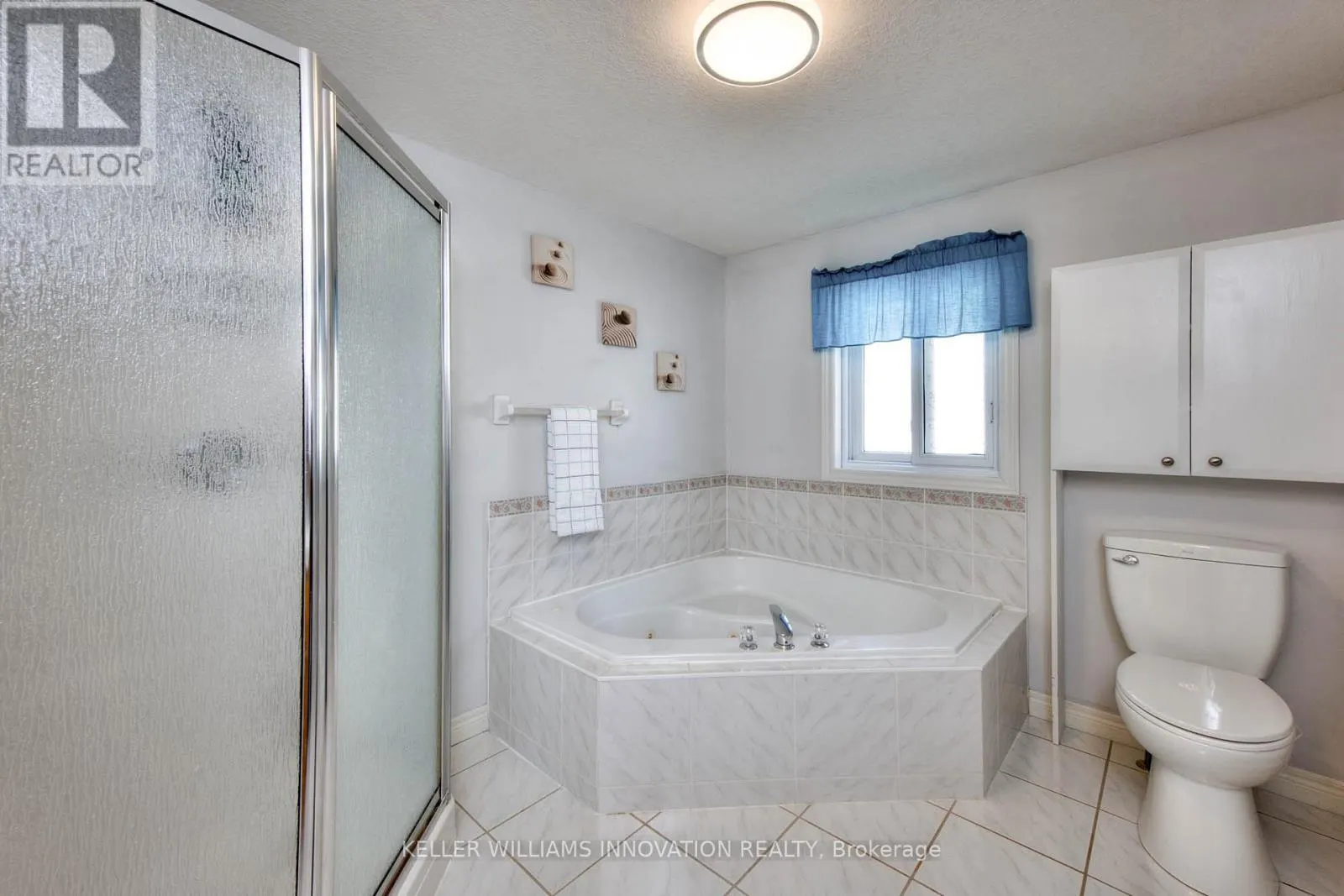 6 HEATHERWOOD PLACE