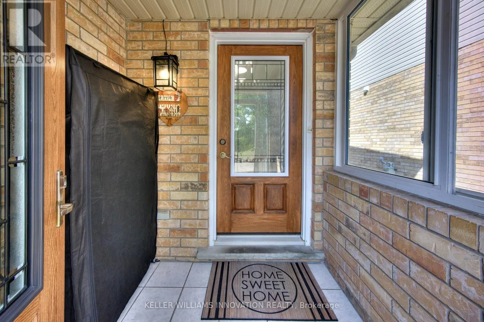 6 HEATHERWOOD PLACE