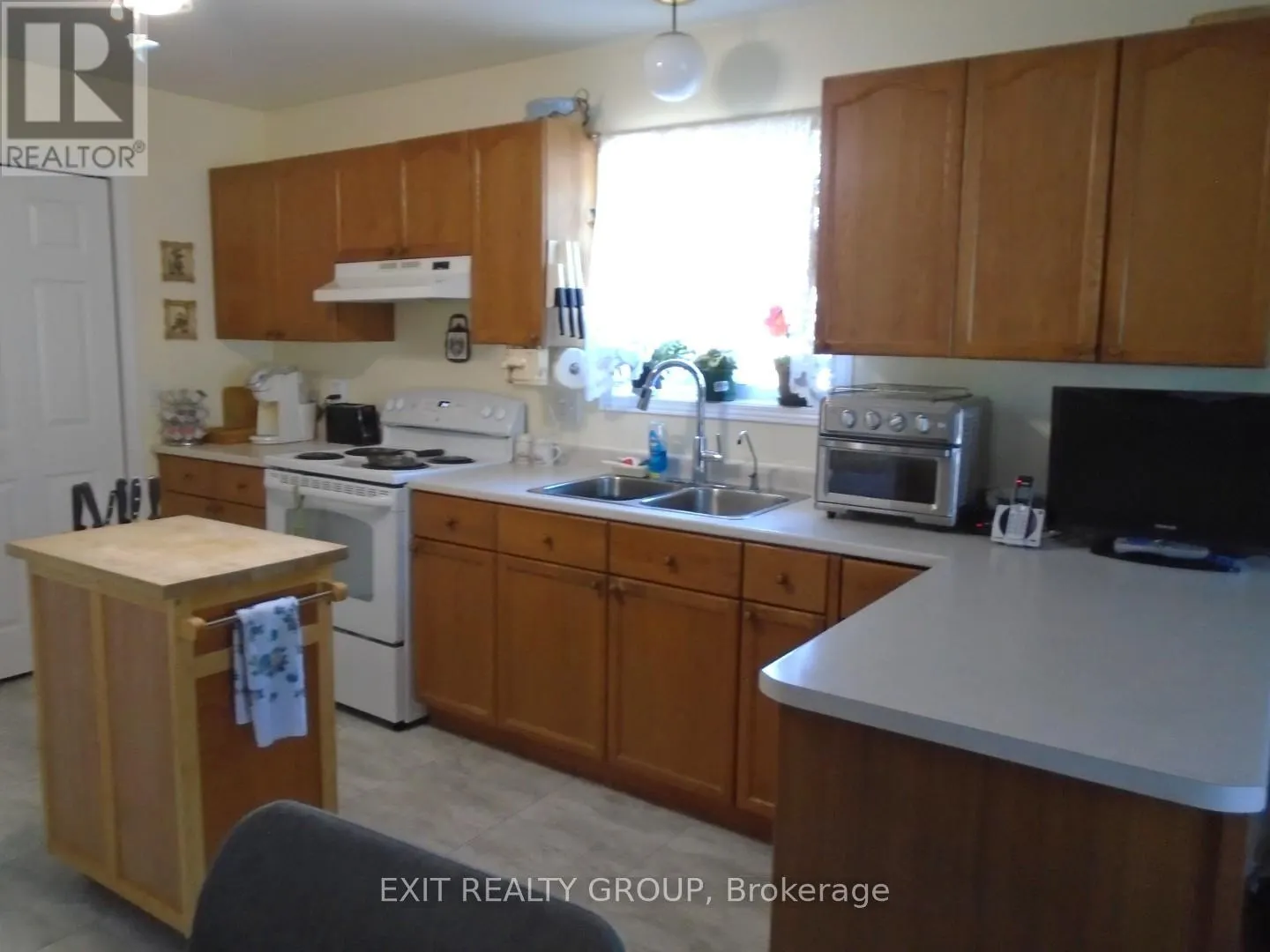 33 CRETNEY DRIVE