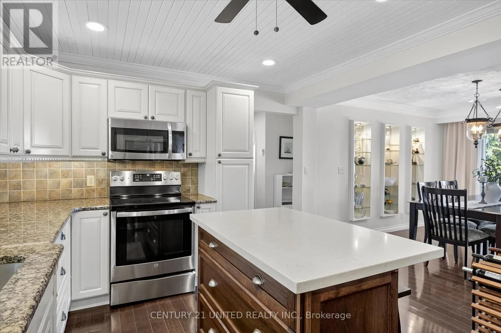 8 OAKWOOD CRESCENT