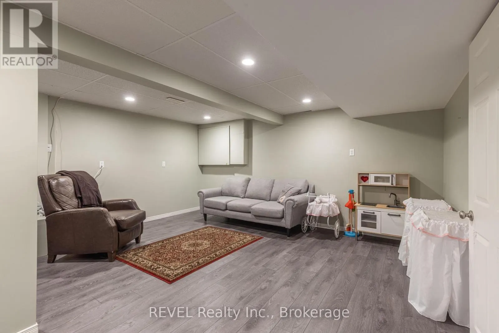 3 NEWLEAF CRESCENT