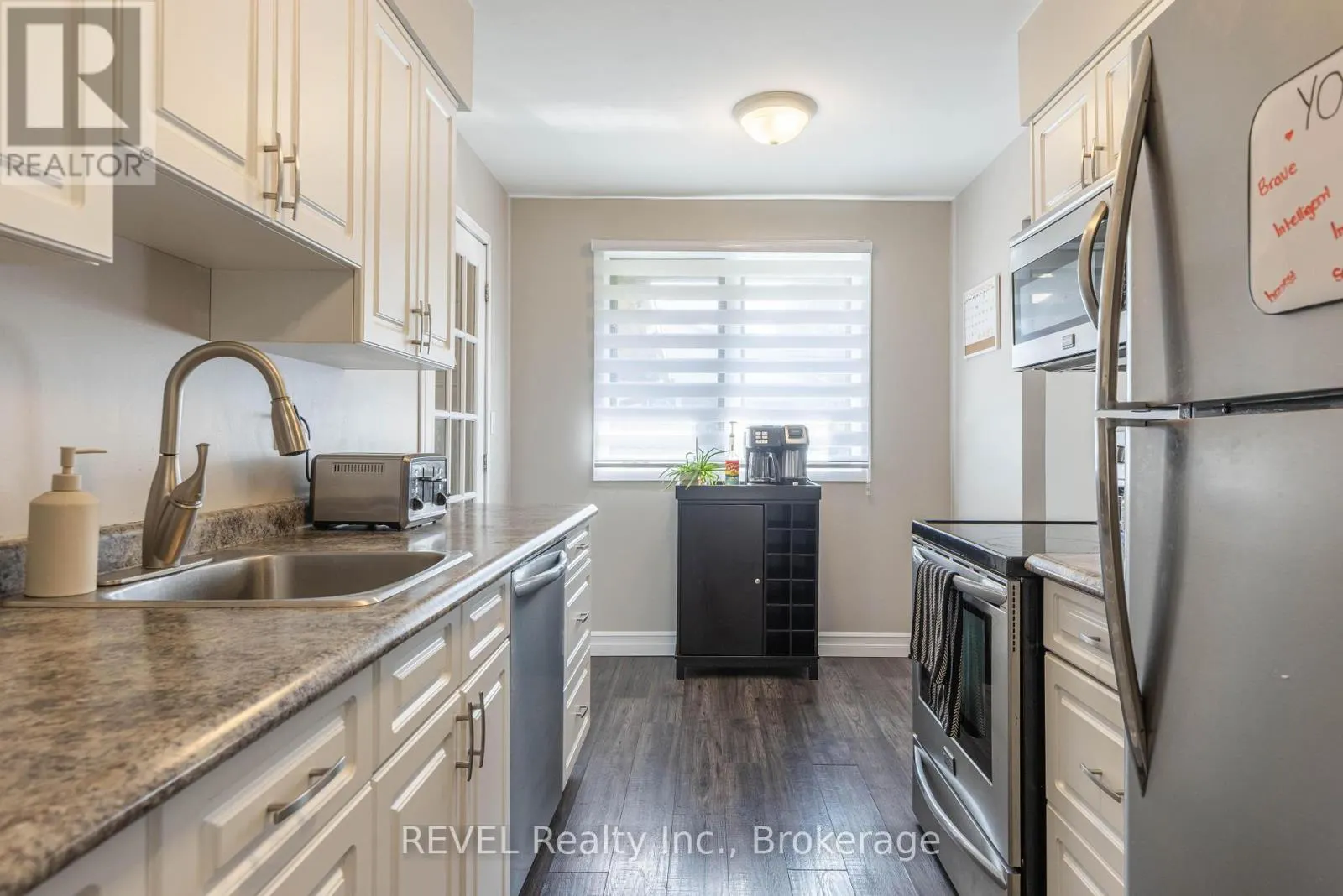 3 NEWLEAF CRESCENT
