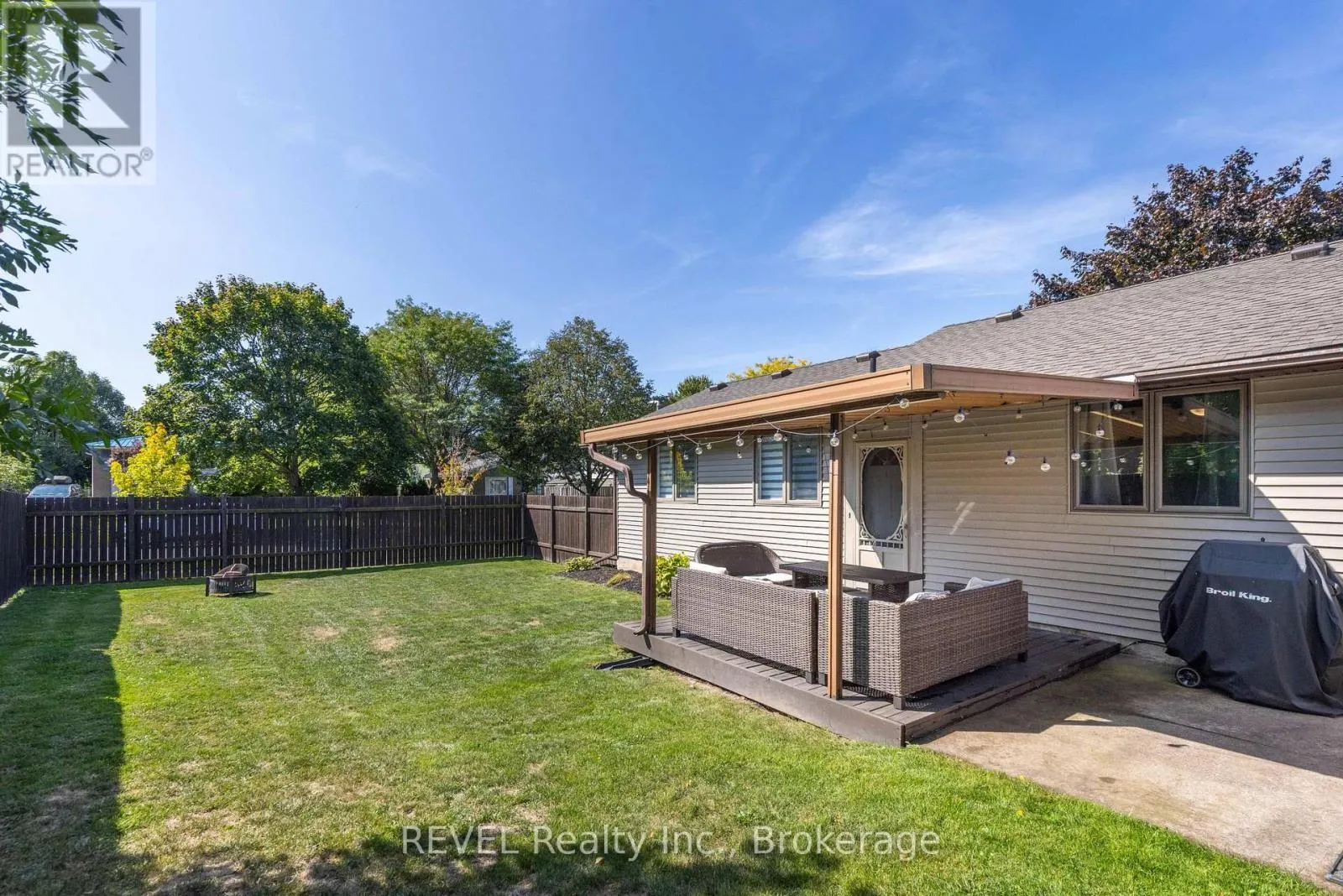 3 NEWLEAF CRESCENT