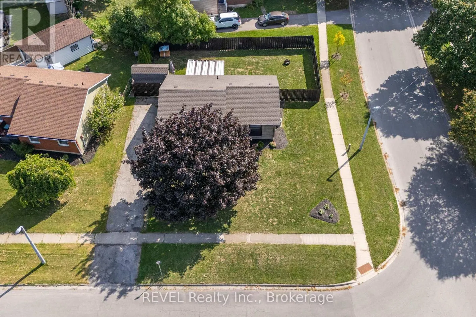 3 NEWLEAF CRESCENT