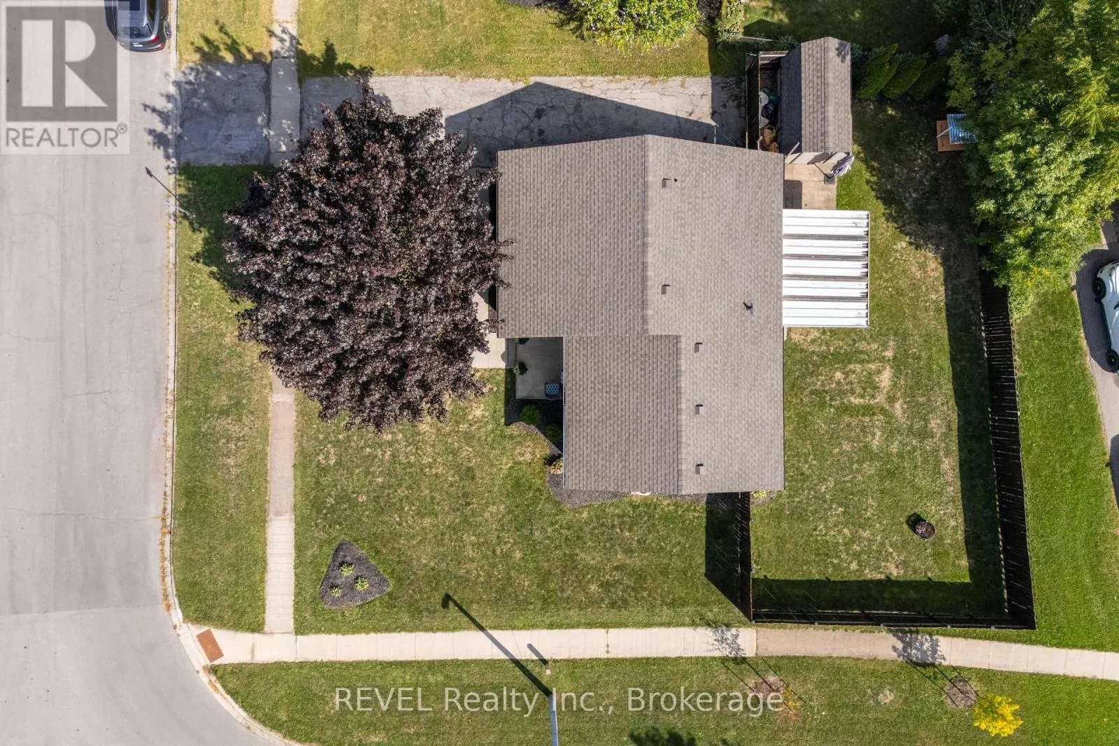 3 NEWLEAF CRESCENT