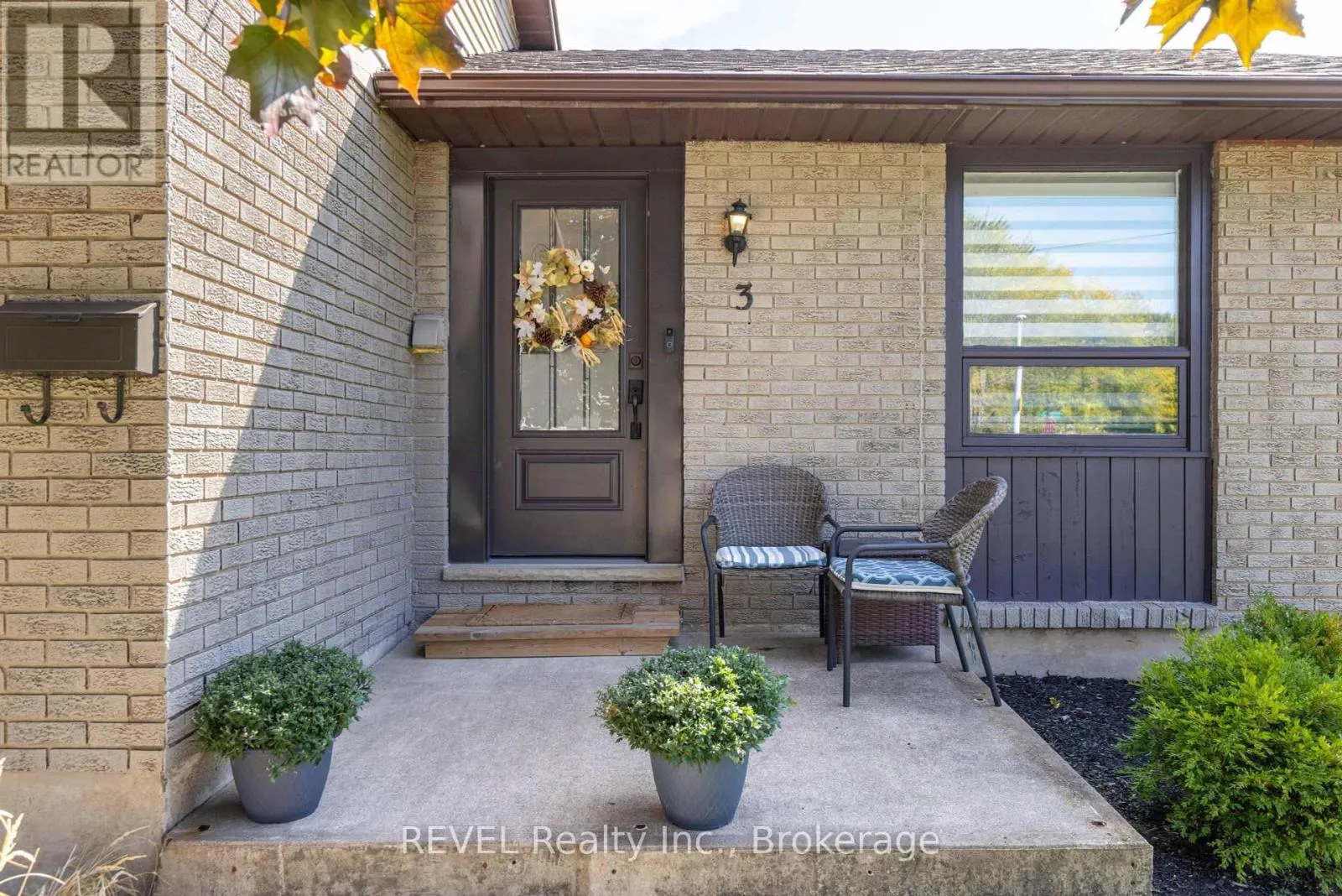 3 NEWLEAF CRESCENT