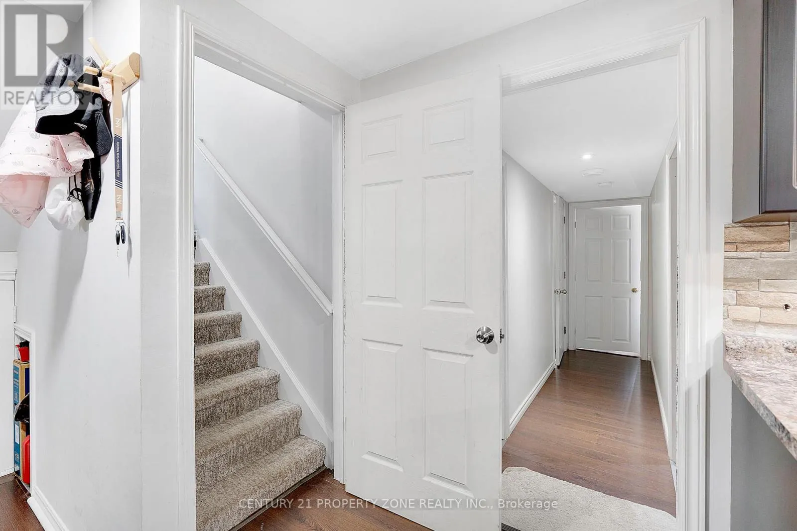 39 SOUTHVIEW CRESCENT