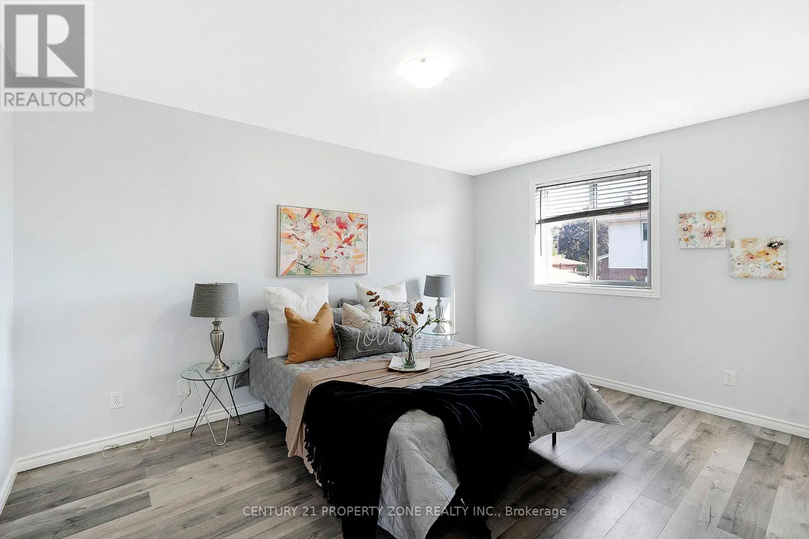 39 SOUTHVIEW CRESCENT