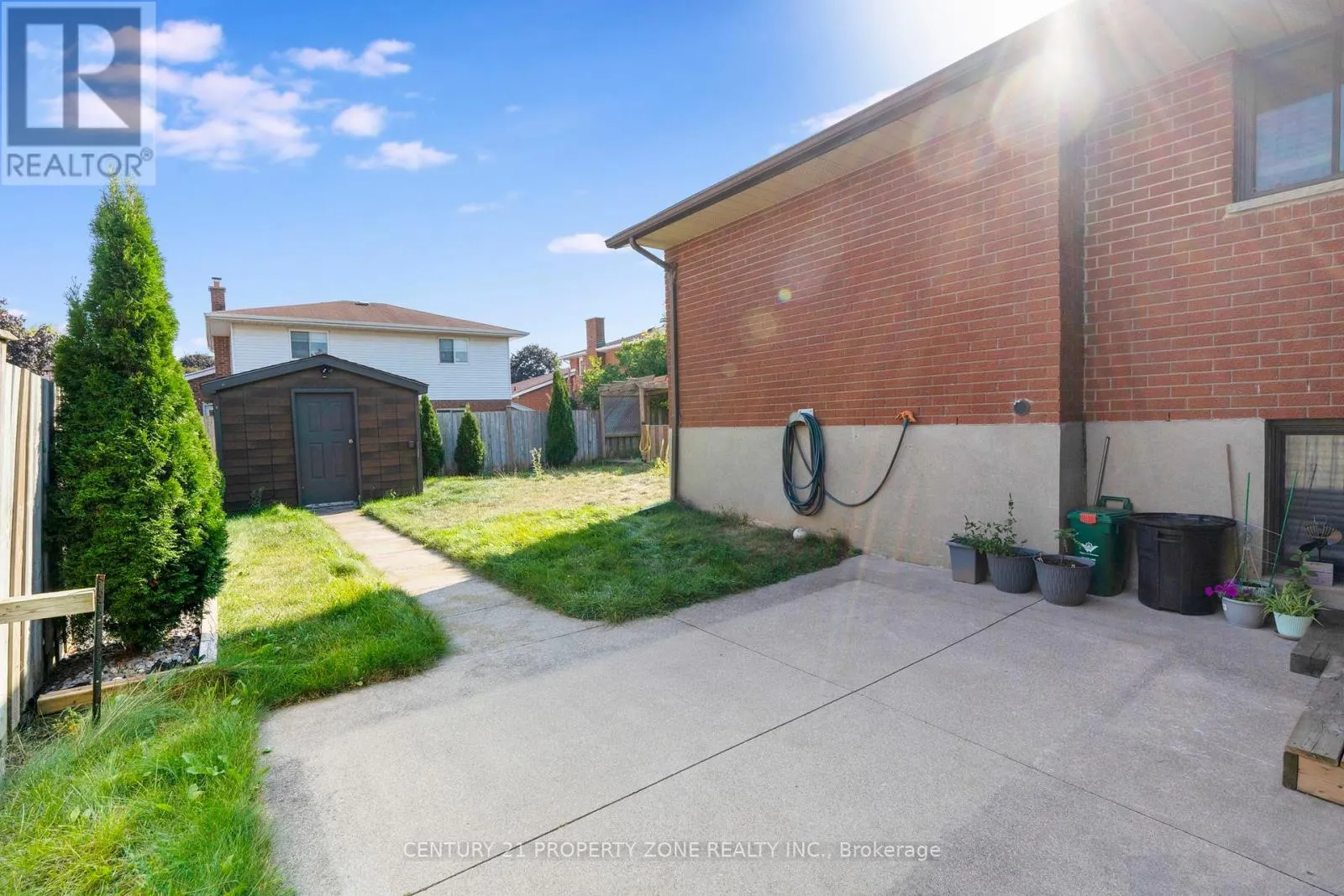 39 SOUTHVIEW CRESCENT