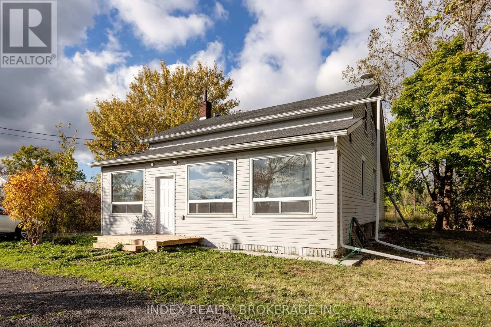 3670 BOWEN ROAD