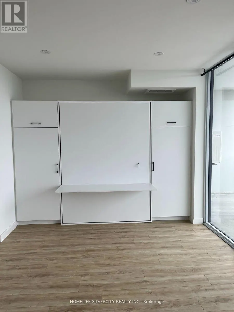1109 - 741 KING STREET W
