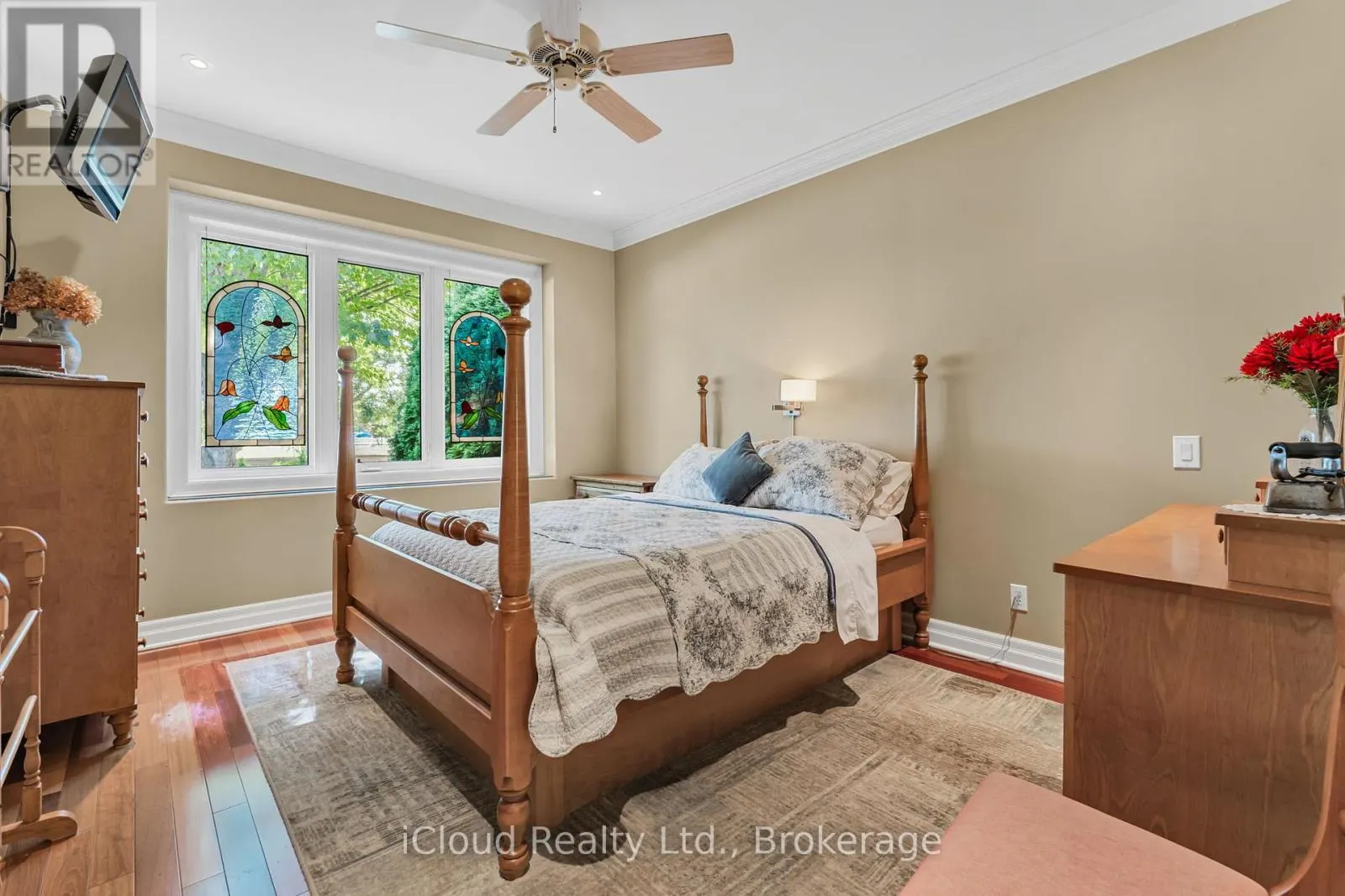 7 - 92 LORETTA DRIVE