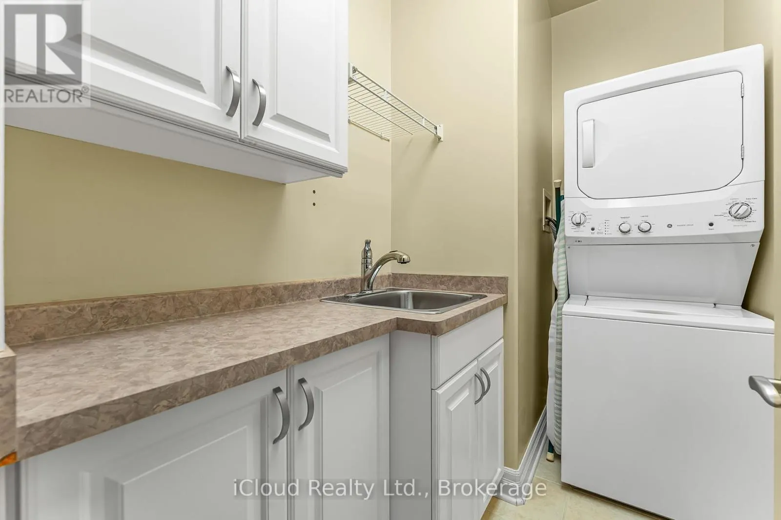 7 - 92 LORETTA DRIVE