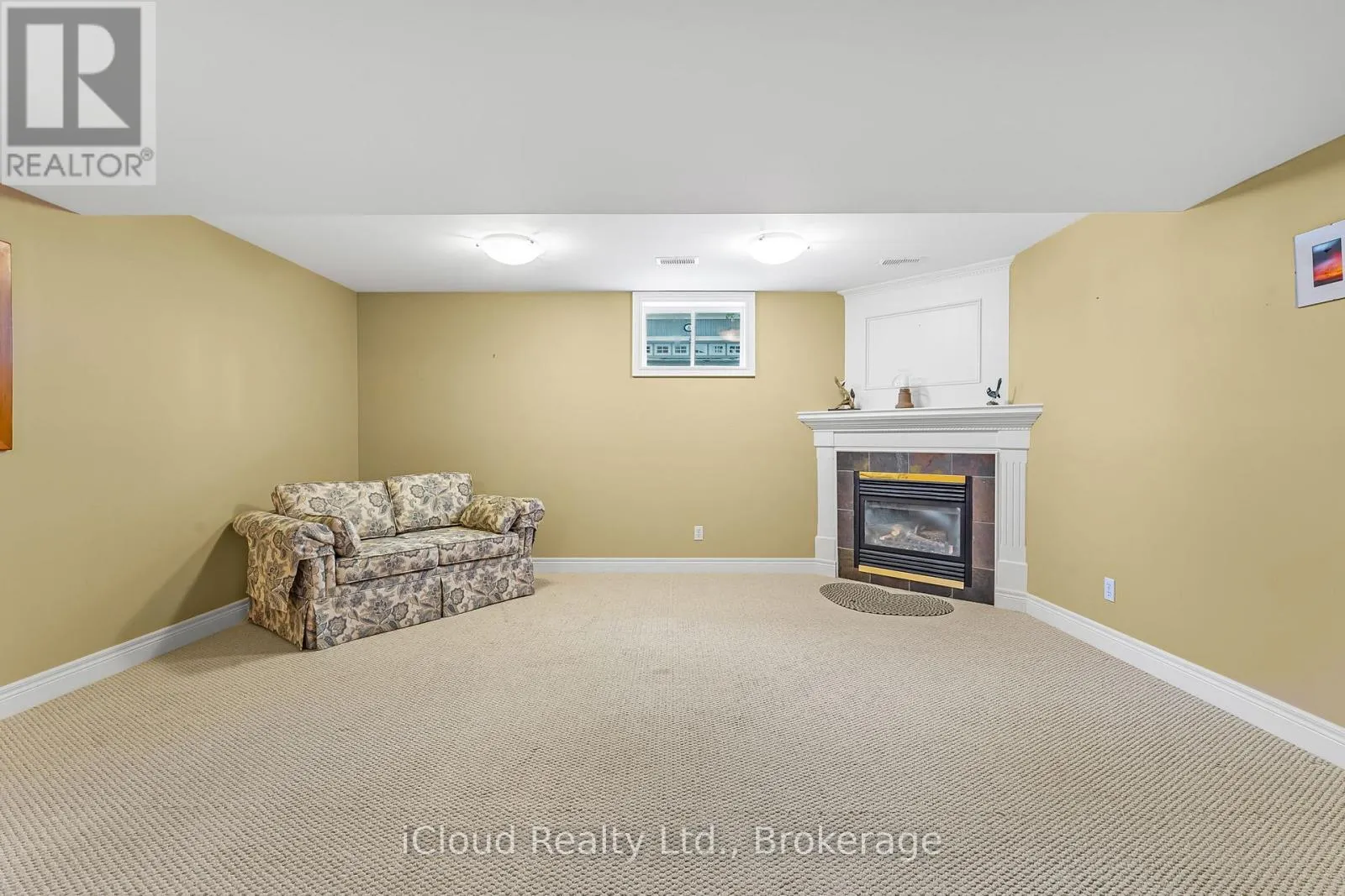 7 - 92 LORETTA DRIVE