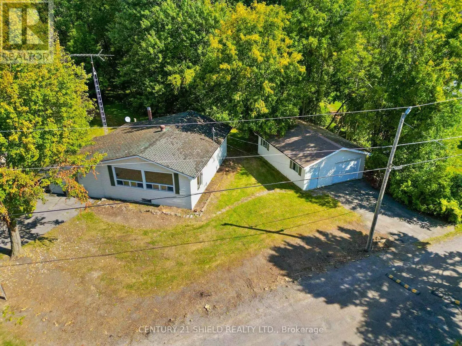 6261 - 911 - 6259 67TH AVENUE