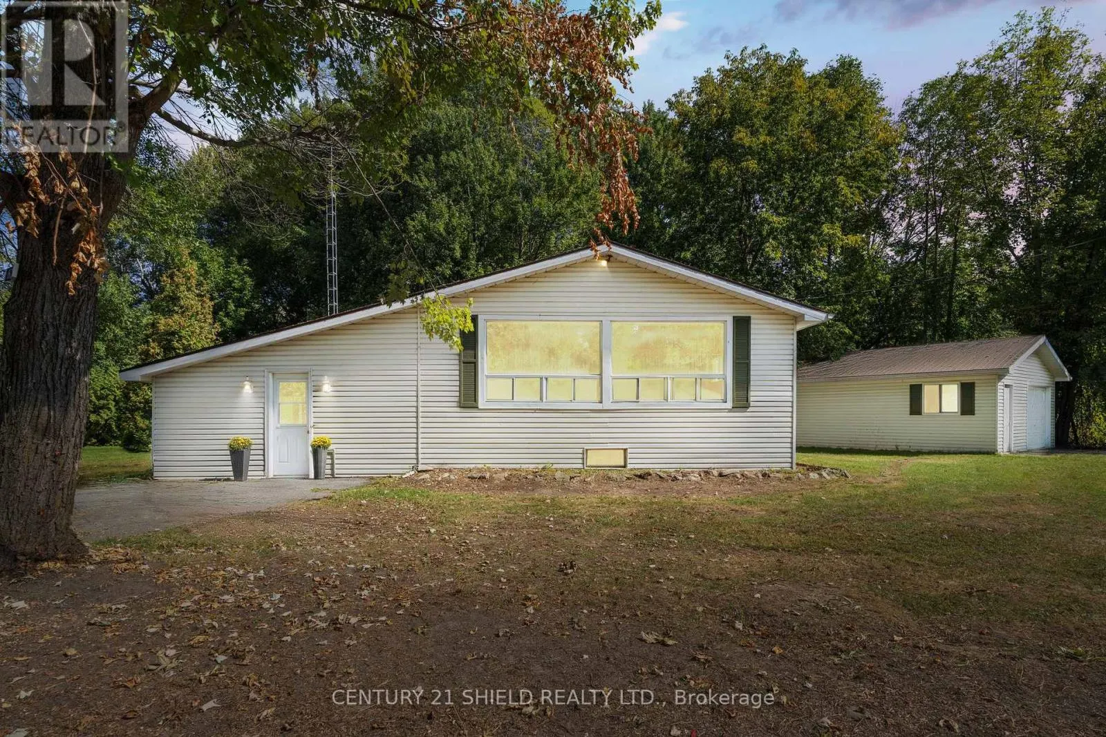 6261 - 911 - 6259 67TH AVENUE