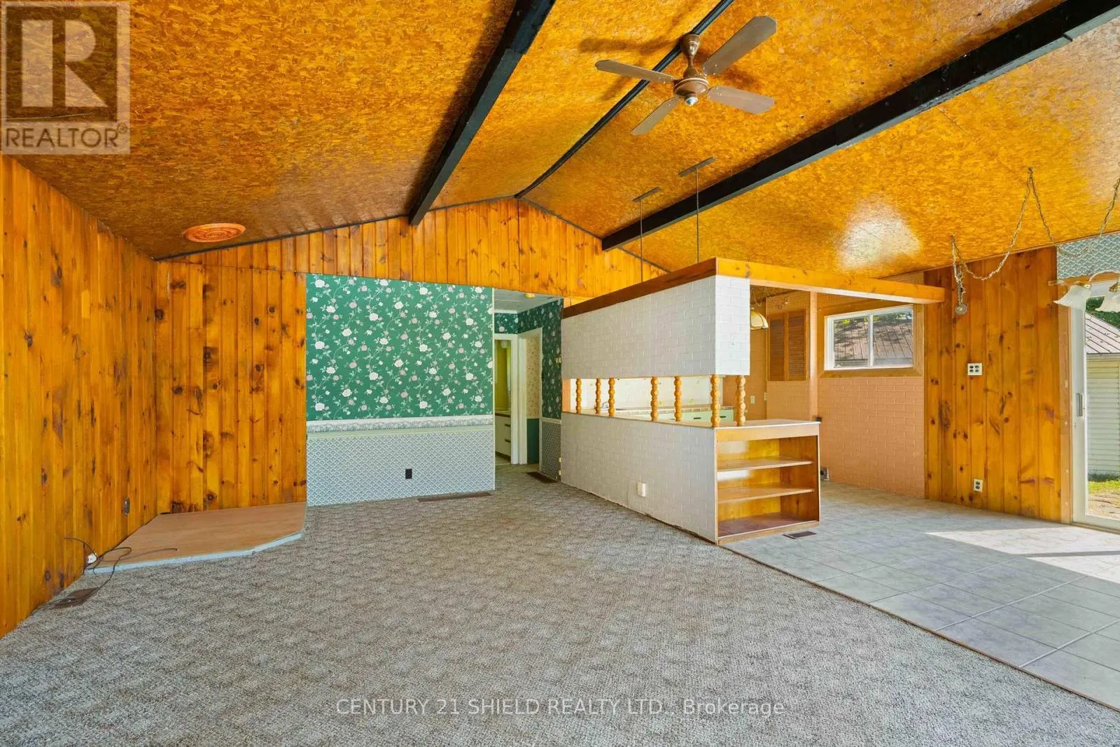 6261 - 911 - 6259 67TH AVENUE
