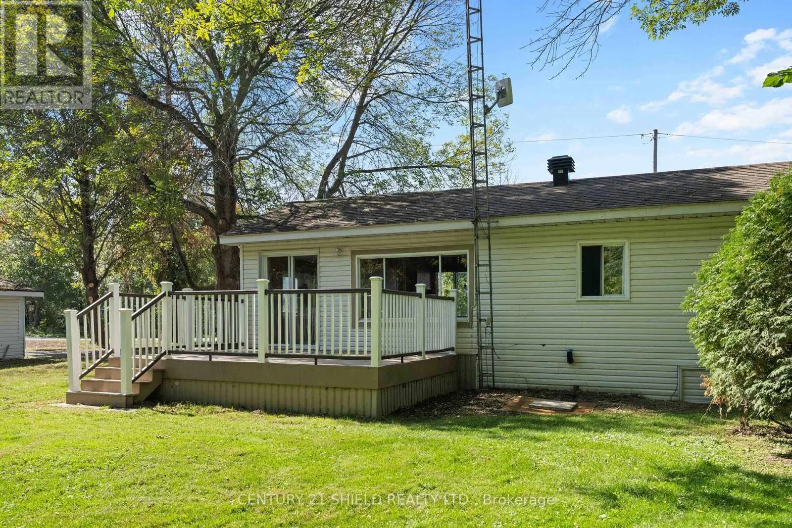 6261 - 911 - 6259 67TH AVENUE