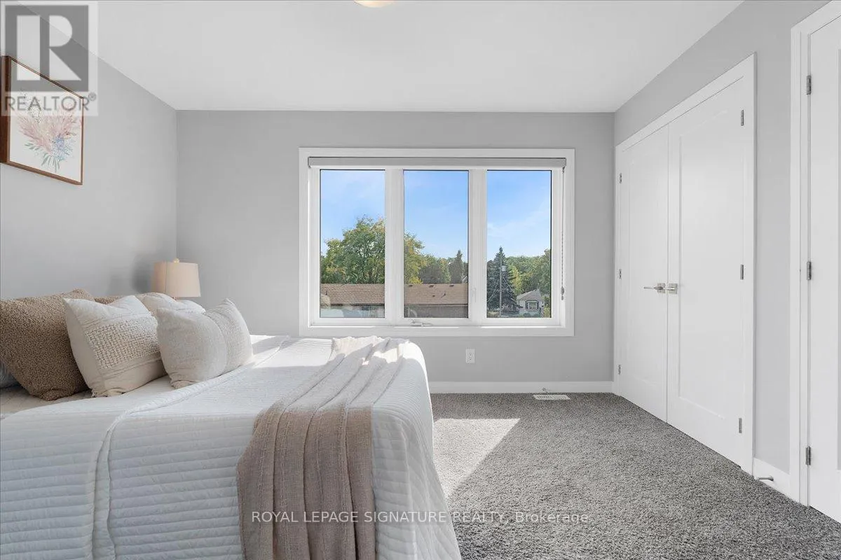 25 - 270 MELVIN AVENUE